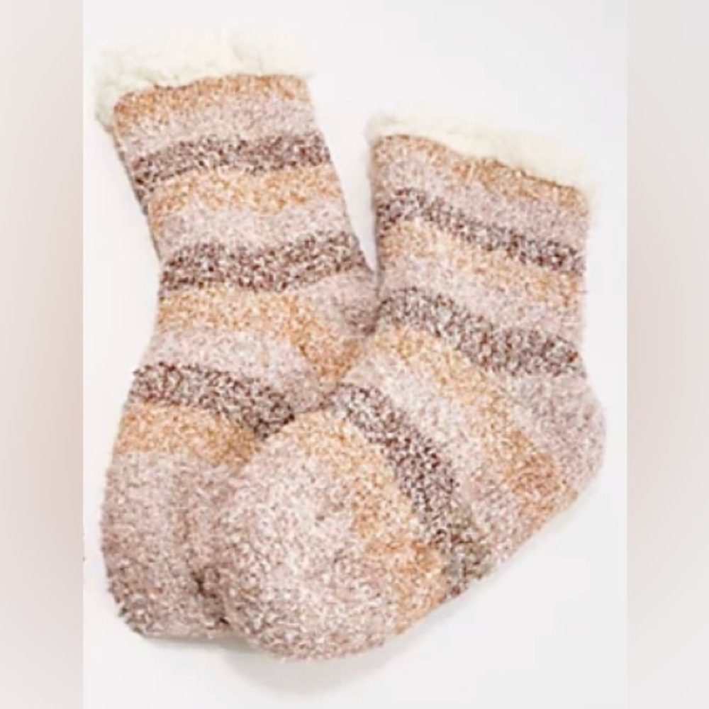 MUK LUKS - NEW - Shea Butter Cabin Socks - Small/Medium (6/8)